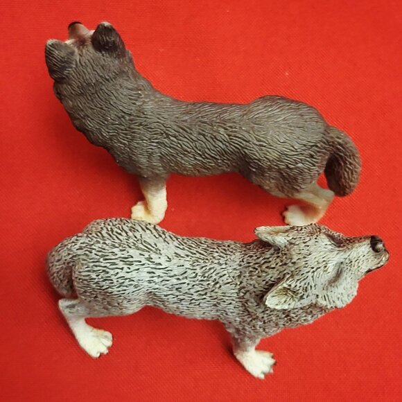 Schw Gmünd Grey Brown Wolves Figurine Wild Life Collection - Picture 5 of 11